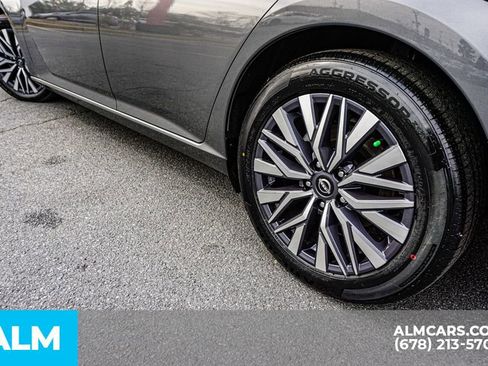 Used 2025 Nissan Altima 2.5 SV image 16