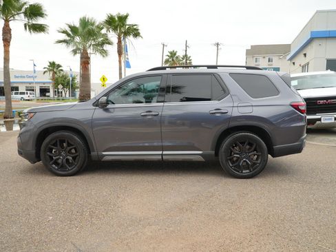 Used 2025 Honda Pilot Touring image 8
