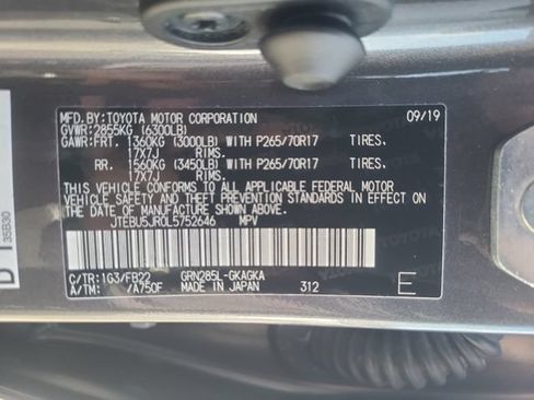 Used 2020 Toyota 4Runner SR5 AWD/4WD image 25