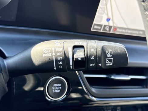 Used 2024 Kia Seltos S AWD/4WD image 12
