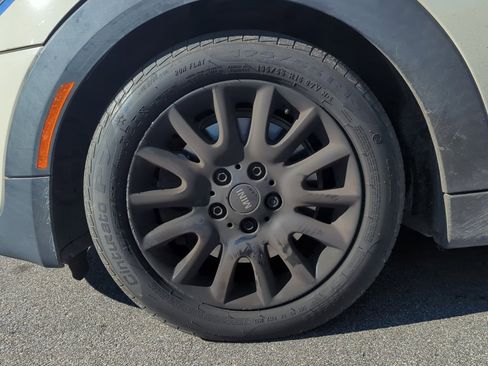 Used 2017 MINI Cooper S image 27