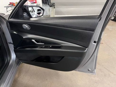 Used 2023 Hyundai Elantra Blue FWD image 12