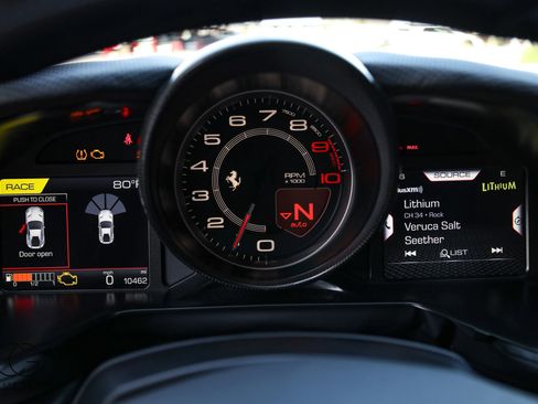 Used 2019 Ferrari 812 Superfast RWD image 28