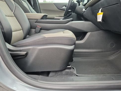 New 2026 Chevrolet Equinox LT w/ Convenience Package II AWD/4WD image 26