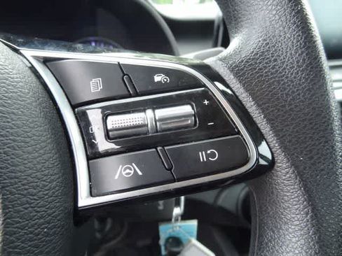 Used 2024 Kia Forte LXS FWD image 15