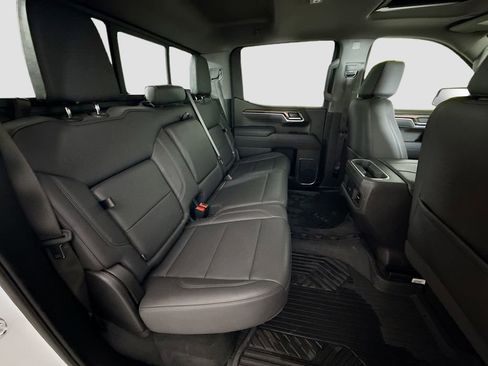 Used 2025 Chevrolet Silverado 1500 LT Trail Boss w/ Convenience Package II AWD/4WD image 27