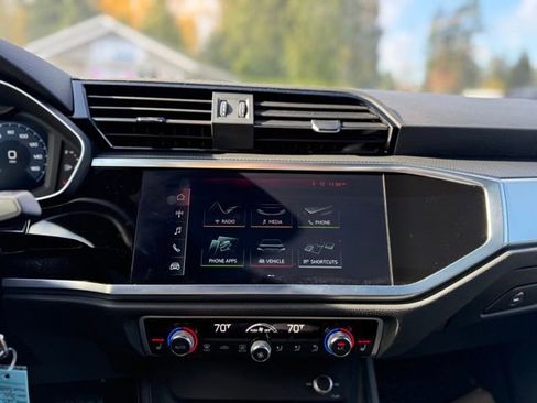 Used 2019 Audi Q3 2.0T Premium image 19