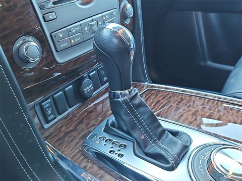 Used 2017 Nissan Armada SL image 38