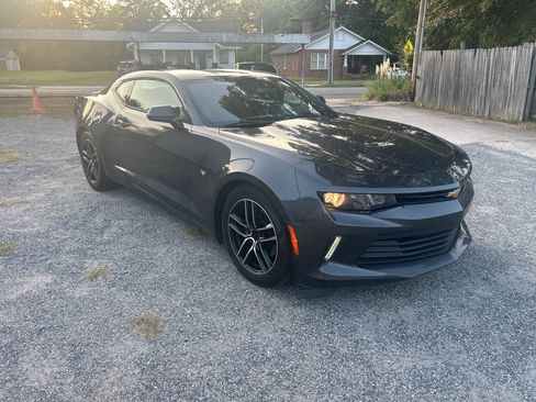 Used 2017 Chevrolet Camaro LT w/ Technology Package RWD image 7