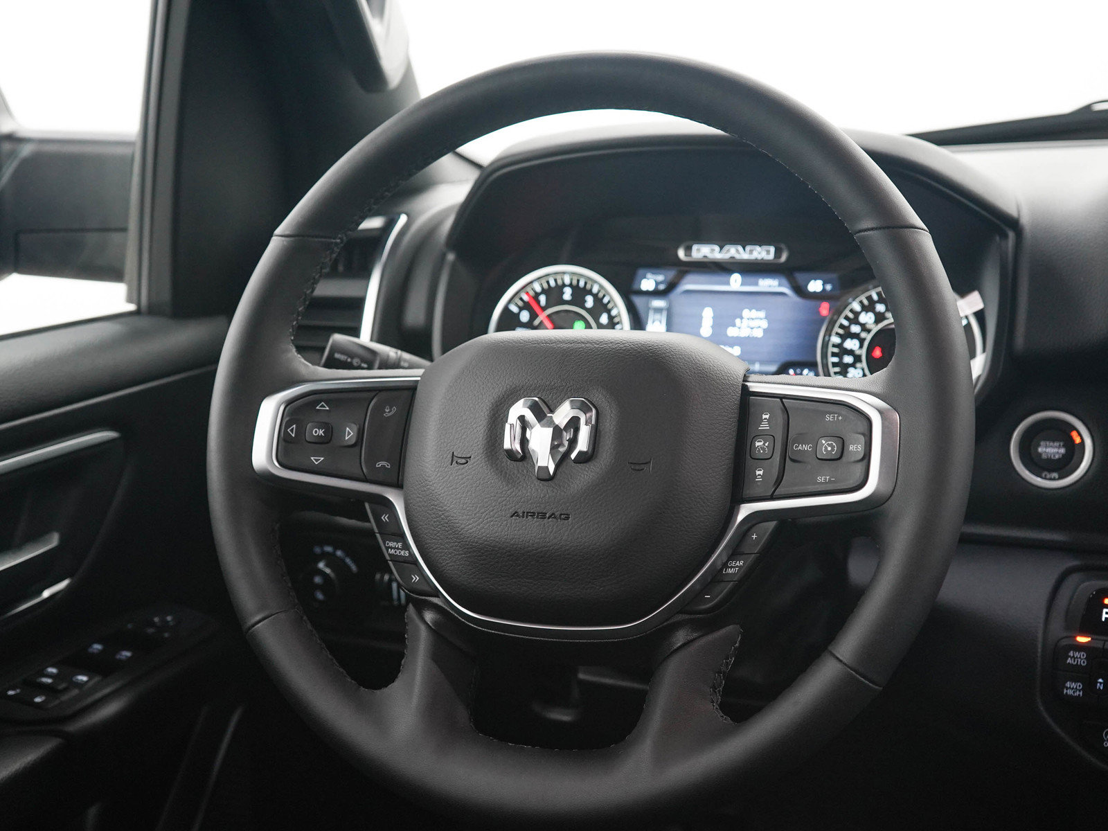 Used 2025 RAM 1500 Big Horn AWD/4WD image 17