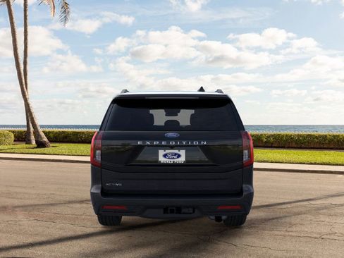 New 2025 Ford Expedition Active image 5