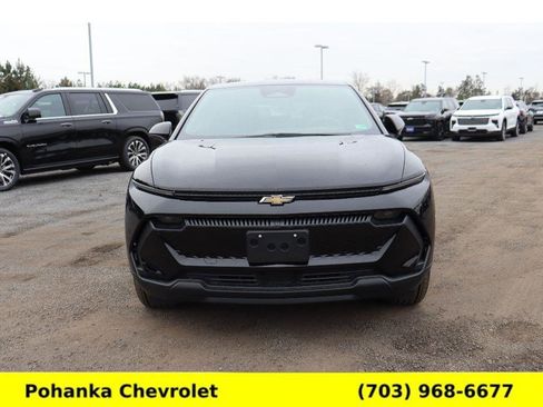 New 2026 Chevrolet Equinox EV LT image 2