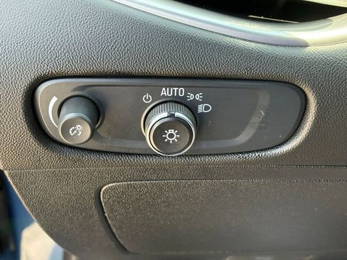 Used 2025 Chevrolet Malibu RS FWD image 29