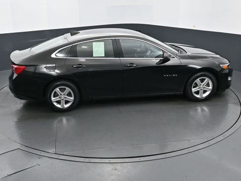 Used 2021 Chevrolet Malibu LS image 32