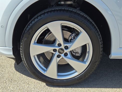New 2025 Audi Q5 Premium Plus image 11