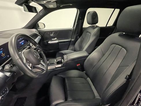Used 2021 Mercedes-Benz GLB 250 4MATIC image 3