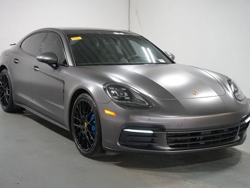 Used 2018 Porsche Panamera image 3