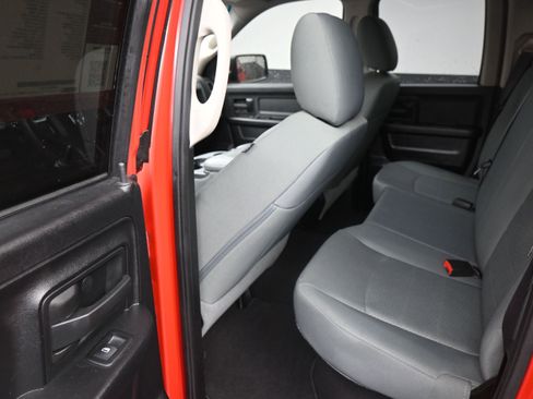 Used 2015 RAM 1500 Express RWD image 16