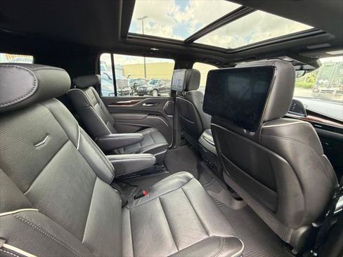 Used 2021 Cadillac Escalade ESV Premium Luxury w/ Driver Assist Tech Package AWD/4WD image 18