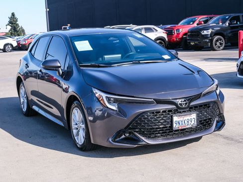Certified 2025 Toyota Corolla SE w/ SE Package FWD image 3