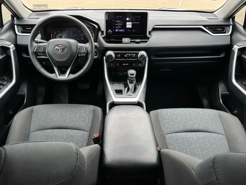 Used 2025 Toyota RAV4 XLE w/ Weather Package AWD/4WD image 9