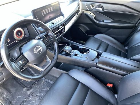 Certified 2025 Nissan Rogue SL w/ SL Premium Package FWD image 29