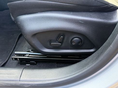 Used 2025 Jeep Compass Limited image 22