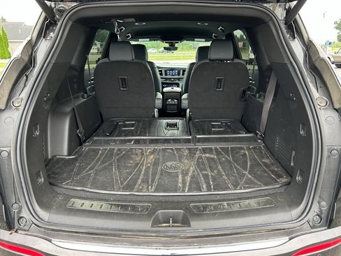 Used 2023 Buick Enclave Essence AWD/4WD image 36