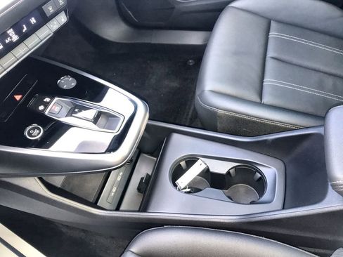 Used 2024 Audi Q4 e-tron Premium Plus image 21