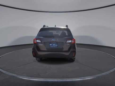 Used 2019 Subaru Outback 2.5i Premium image 7