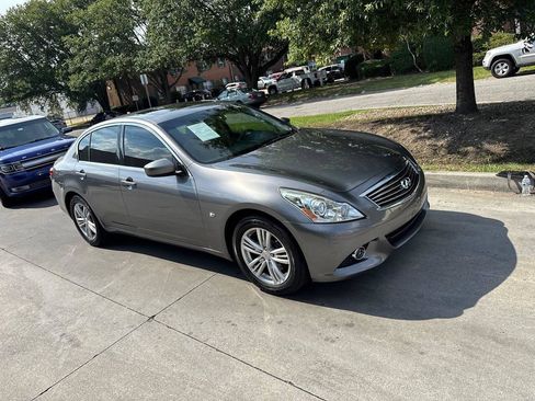 Used 2015 INFINITI Q40 AWD w/ Navigation Package image 2