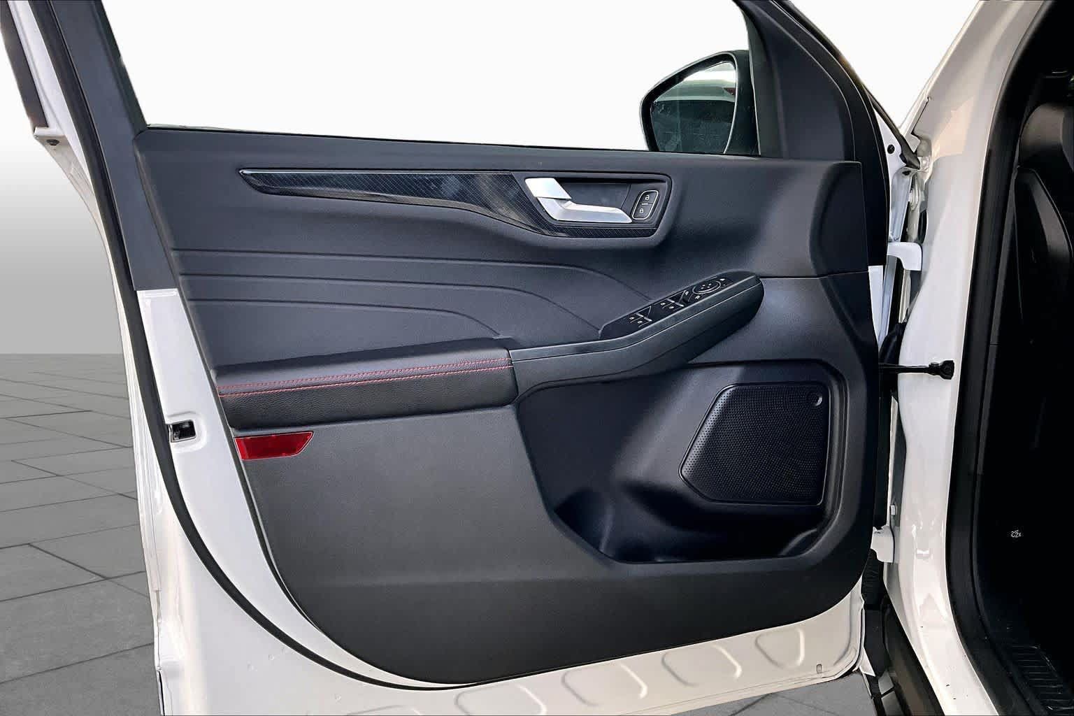 Used 2024 Ford Escape ST-Line w/ Tech Pack #1 FWD image 21