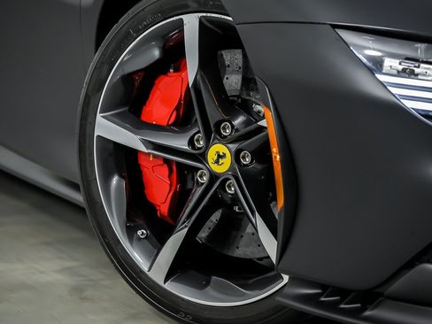 Used 2022 Ferrari SF90 Stradale AWD/4WD image 4