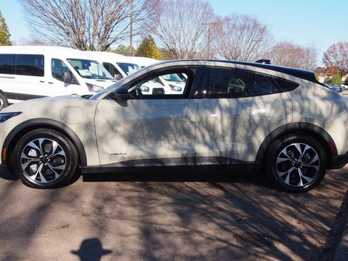 Certified 2025 Ford Mustang Mach-E Select image 4