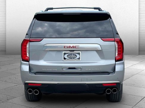 Used 2023 GMC Yukon XL Denali w/ Denali Reserve Package AWD/4WD image 3