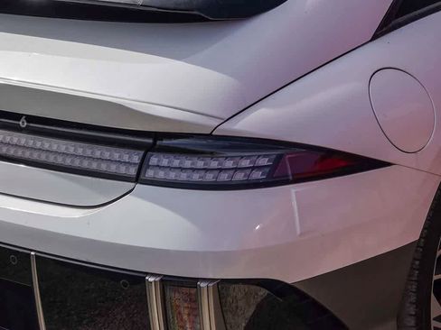 Used 2024 Hyundai Ioniq 6 SEL image 11