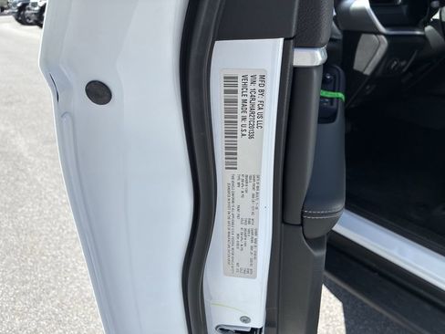 New 2026 Jeep Grand Cherokee Altitude AWD/4WD image 38