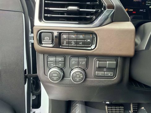 New 2026 GMC Yukon Denali Ultimate AWD/4WD image 30