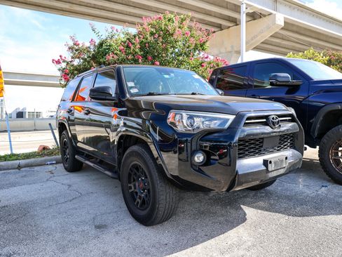 Used 2021 Toyota 4Runner SR5 AWD/4WD image 6