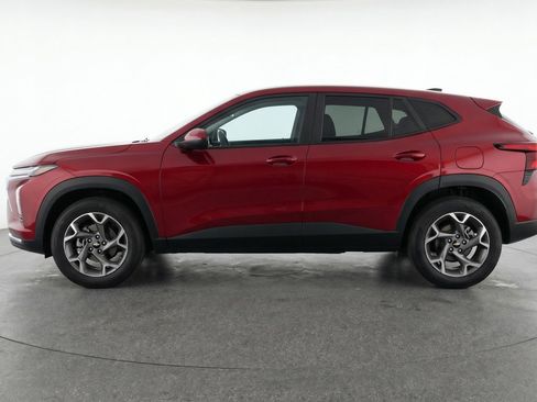 Used 2025 Chevrolet Trax LT image 5