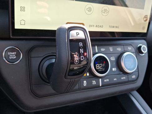 Used 2026 Land Rover Defender 110 S image 12