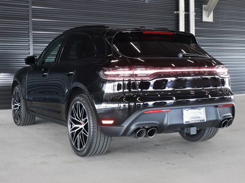 Used 2025 Porsche Macan GTS image 3