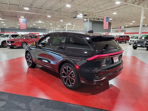 New 2026 Lincoln Nautilus Reserve image 7