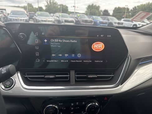 New 2025 Chevrolet Trax LT w/ Driver Confidence Package image 24