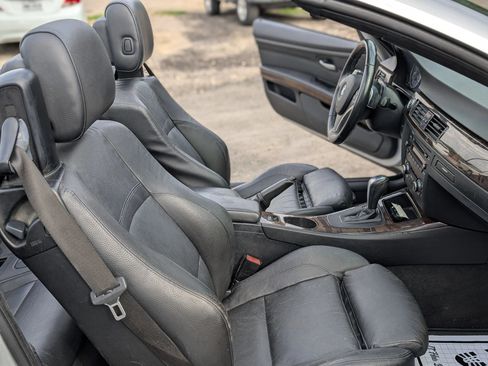 Used 2010 BMW 335i Convertible RWD image 23