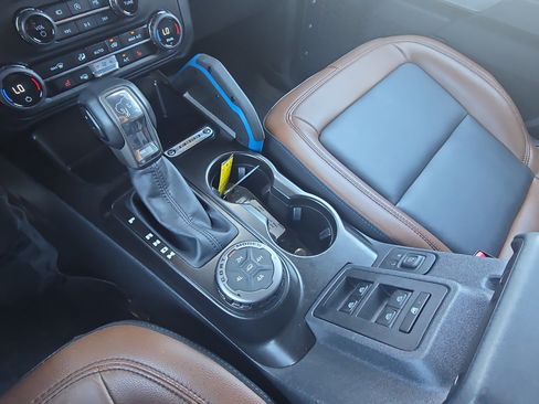 Used 2023 Ford Bronco Outer Banks w/ Sasquatch Package AWD/4WD image 24