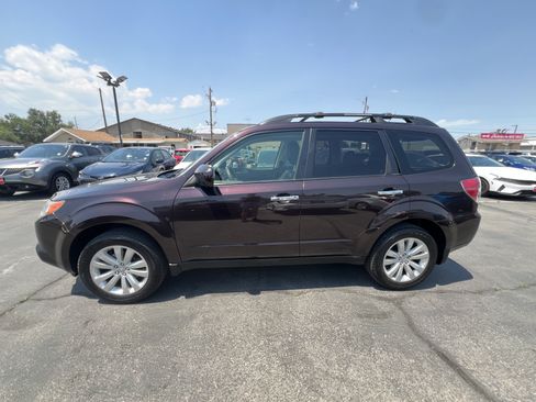 Used 2013 Subaru Forester 2.5X Premium AWD/4WD image 4