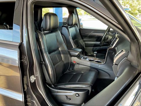 Used 2015 Jeep Grand Cherokee Limited w/ Trailer Tow Group IV image 8