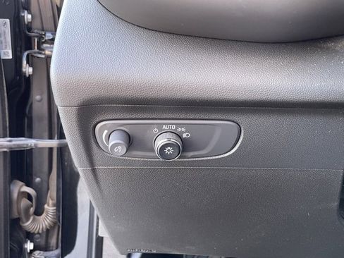 Used 2023 Buick Envision Preferred image 9
