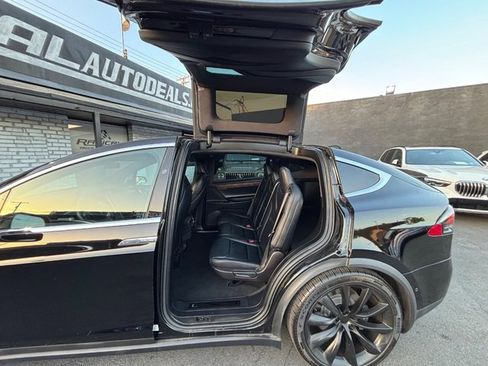 Used 2020 Tesla Model X Long Range AWD/4WD image 33